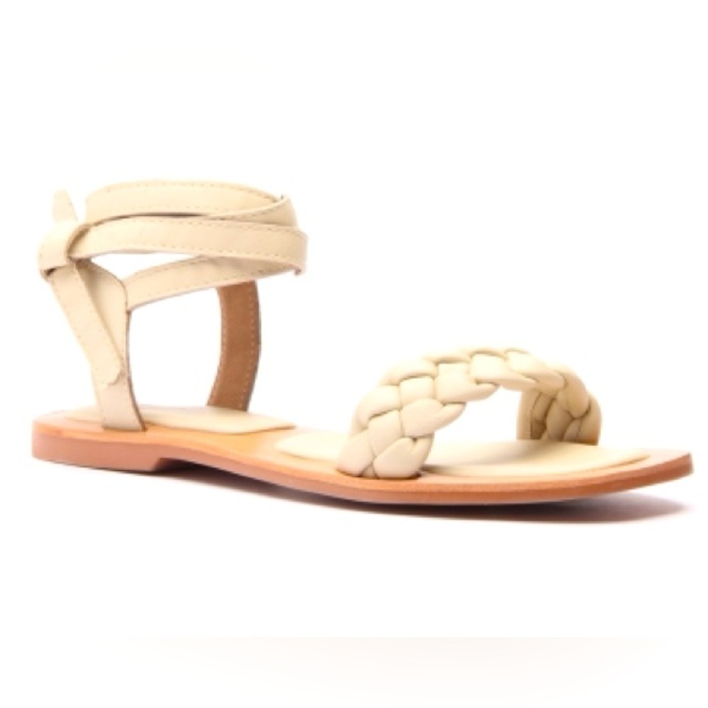 NWOT CREVO Alma Sandals Beige 8